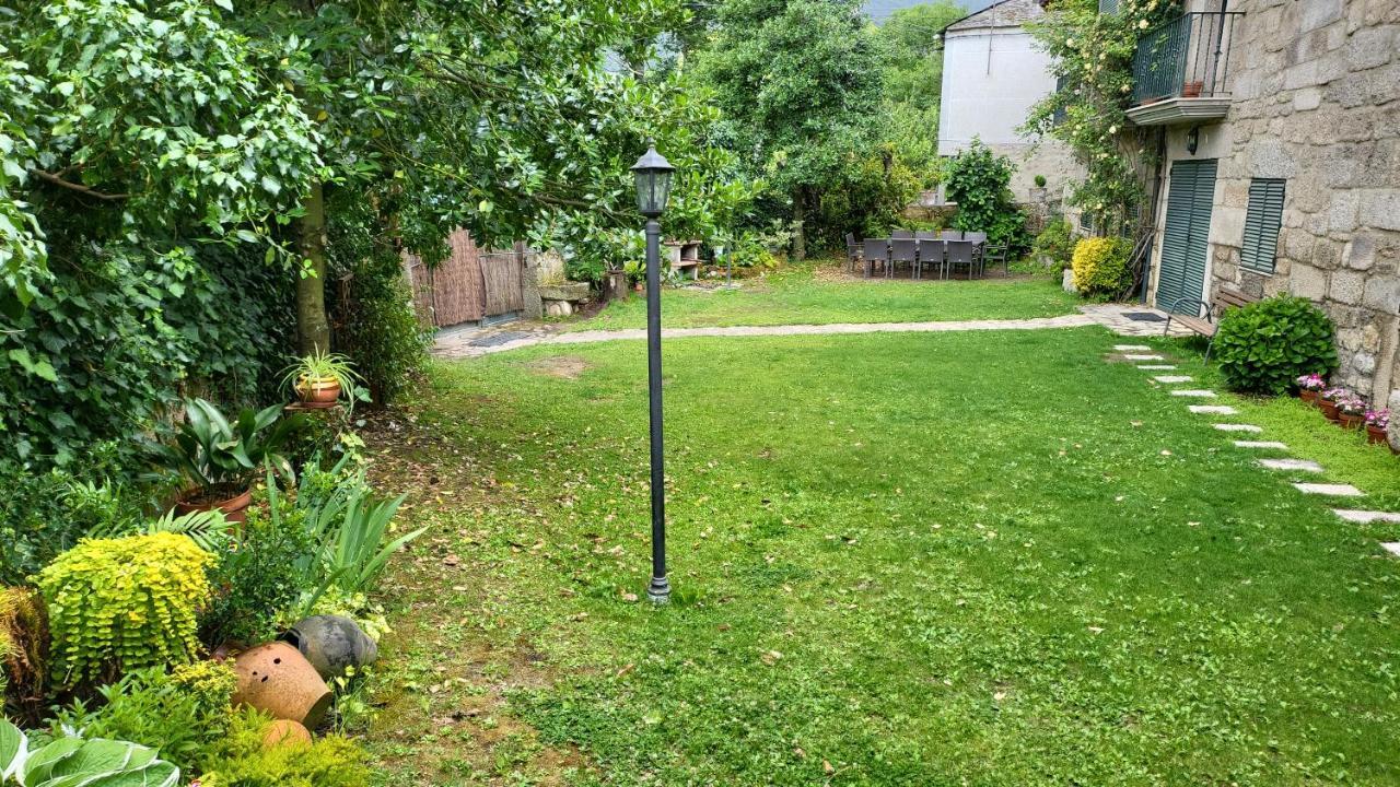 Conjunto Entre Acebos Pensionat Sotillo de Sanabria Exteriör bild