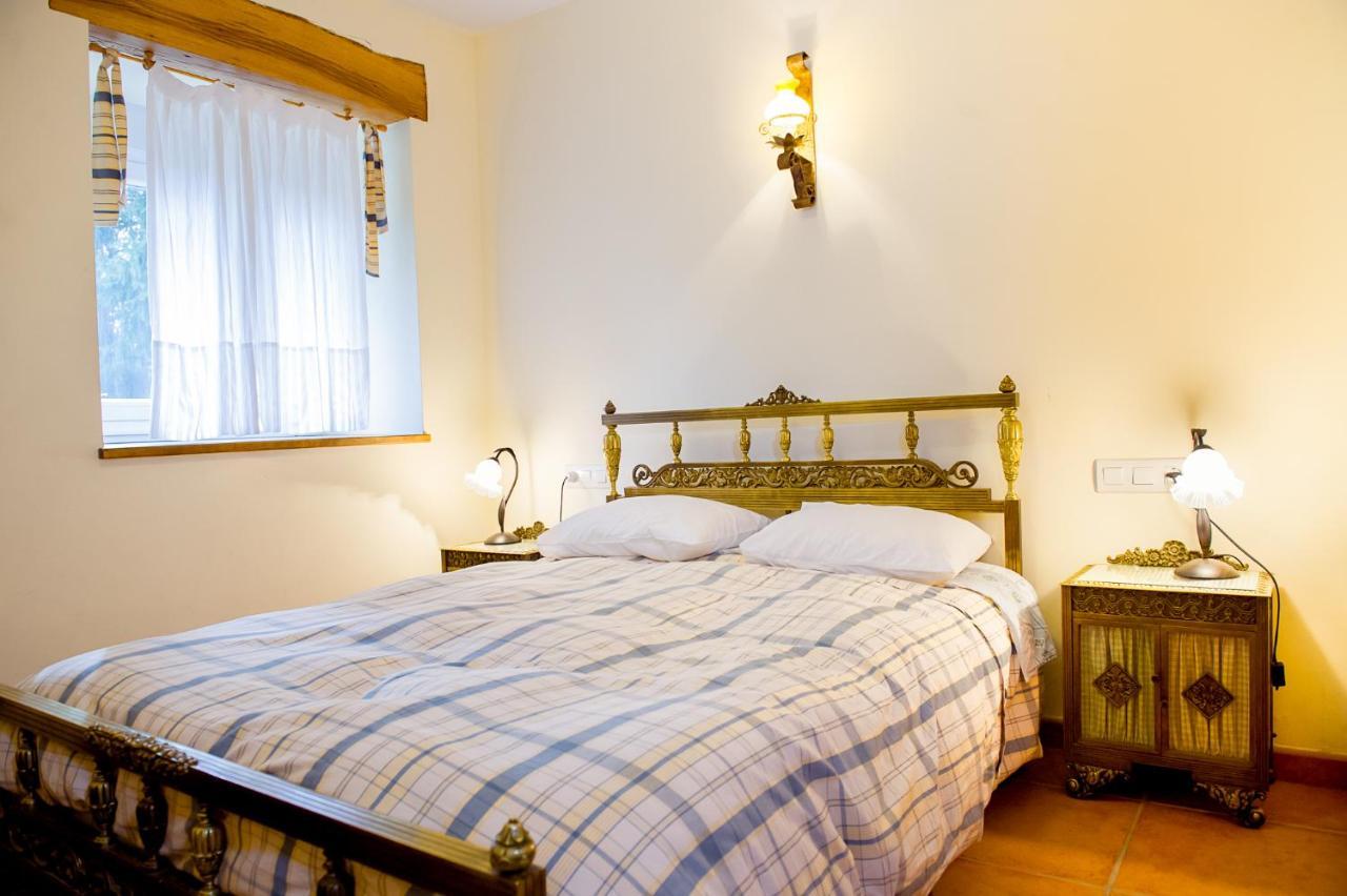 Conjunto Entre Acebos Pensionat Sotillo de Sanabria Exteriör bild
